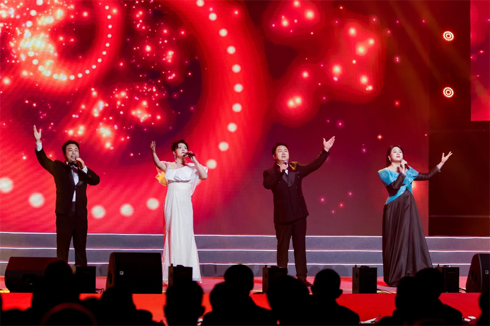 创新引领价值 理想成就未来——庆祝米兰体育·米兰(中国)智能成立25周年表彰大会暨文艺晚会隆重举行