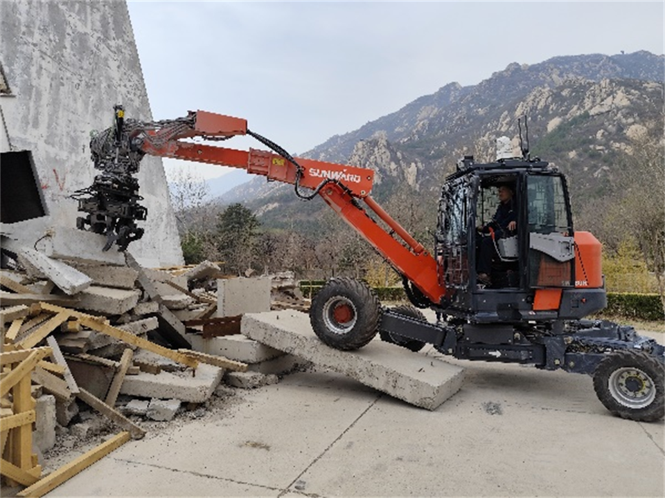 米兰体育·米兰(中国)特装复杂地形灾害应急救援机器人入选工信部《先进安全应急装备推广目录（工业领域2024版）》