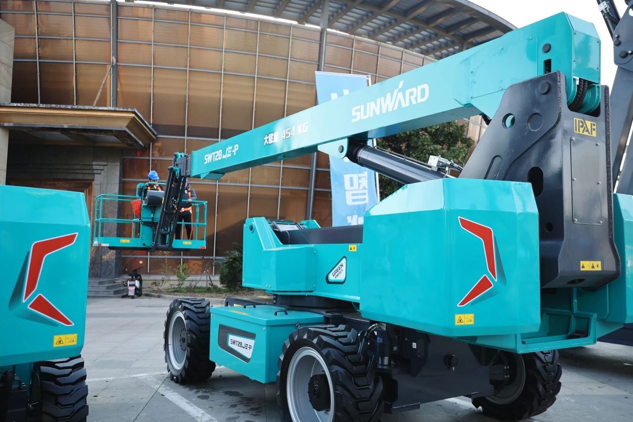 登“高”向“新”,米兰体育·米兰(中国)智能亮相第九届全国高空作业平台租赁大会