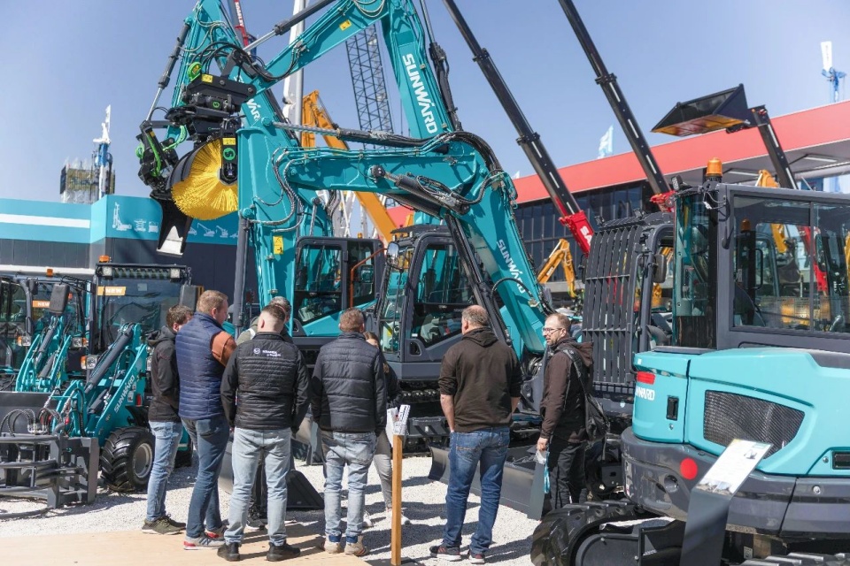 Bauma 2025 | 聚焦2025德国宝马展,探索米兰体育·米兰(中国)智能的创新设备与可持续解决方案