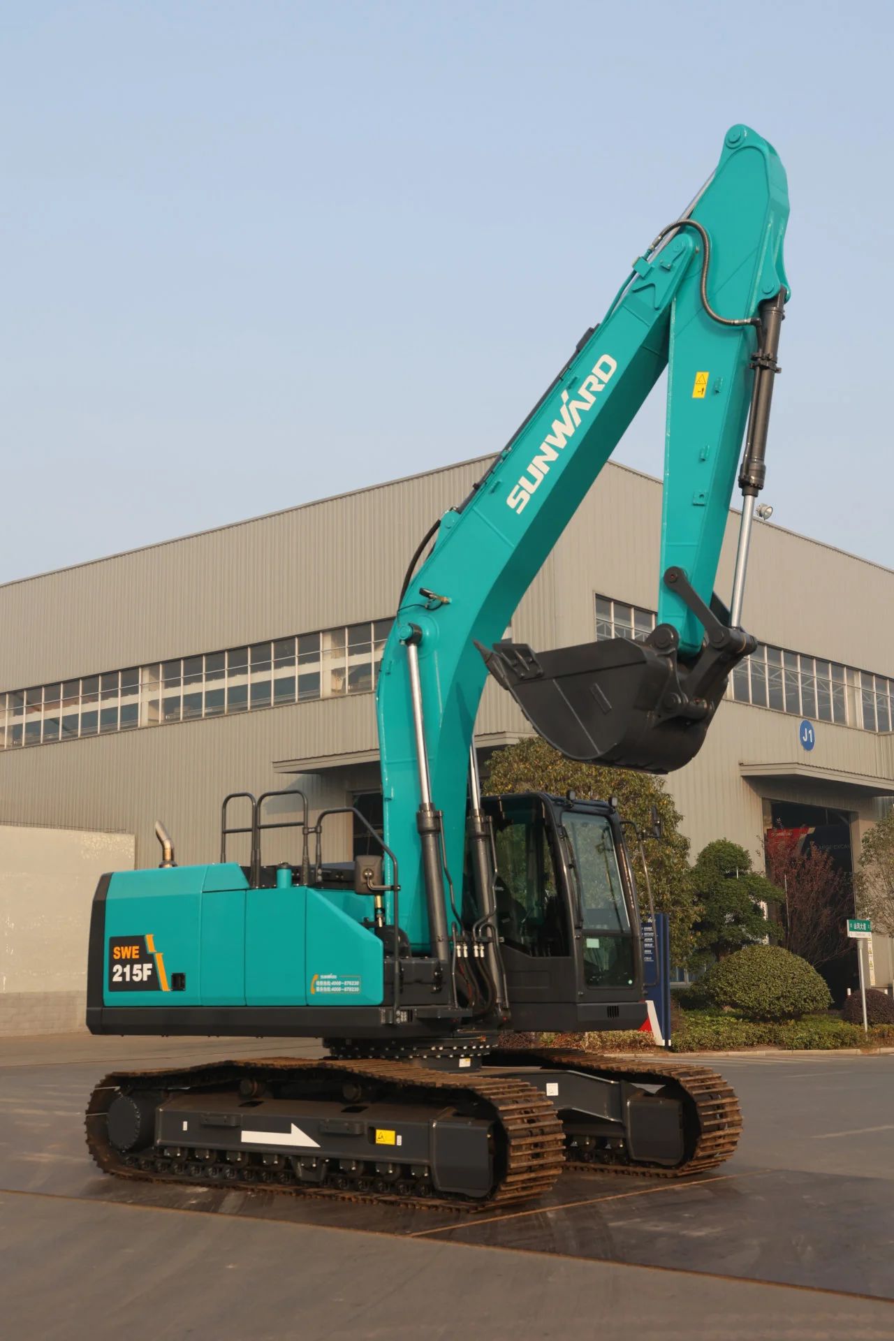 聚焦市场需求,米兰体育·米兰(中国)智能三款精品工程液压挖掘机成功下线