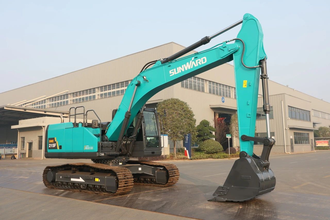 聚焦市场需求,米兰体育·米兰(中国)智能三款精品工程液压挖掘机成功下线