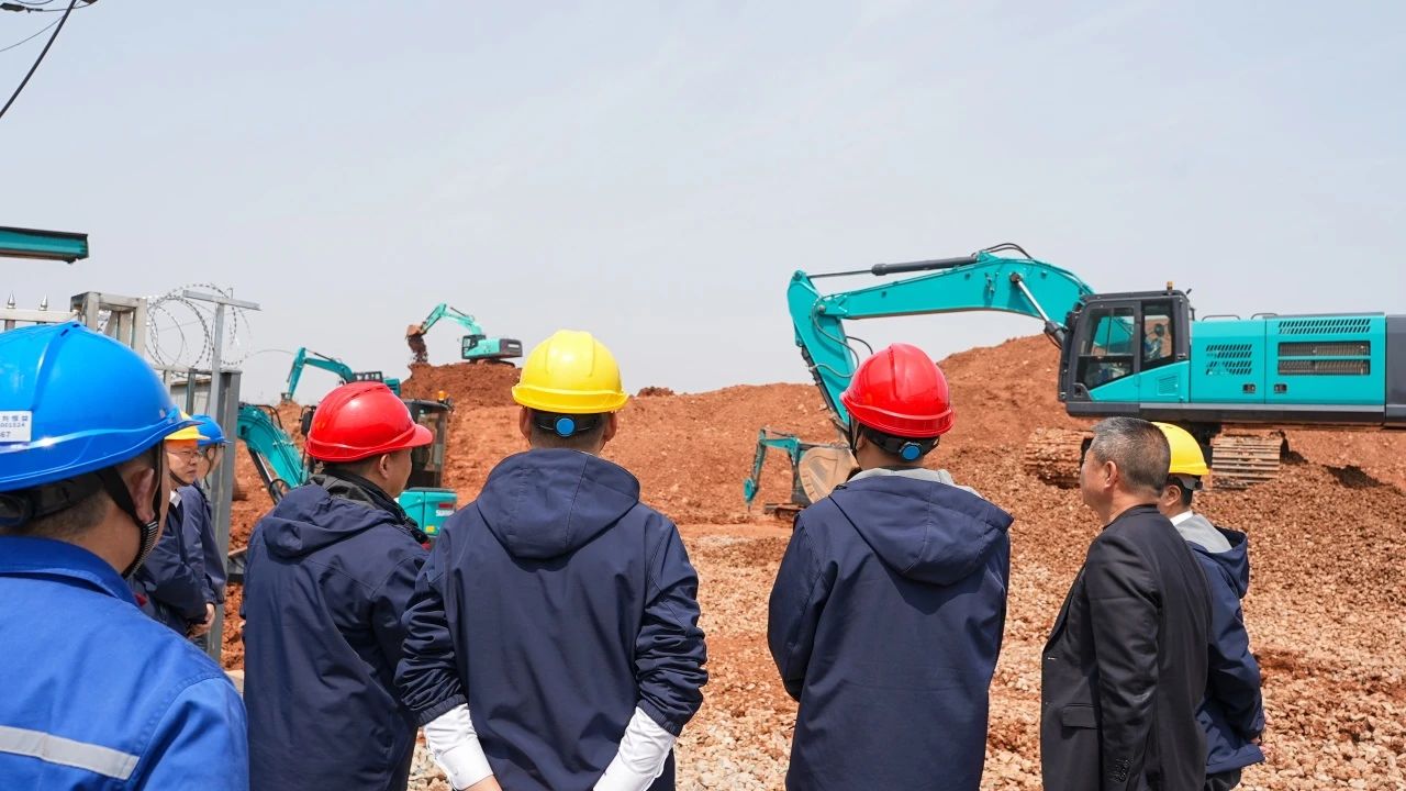 聚焦市场需求,米兰体育·米兰(中国)智能三款精品工程液压挖掘机成功下线