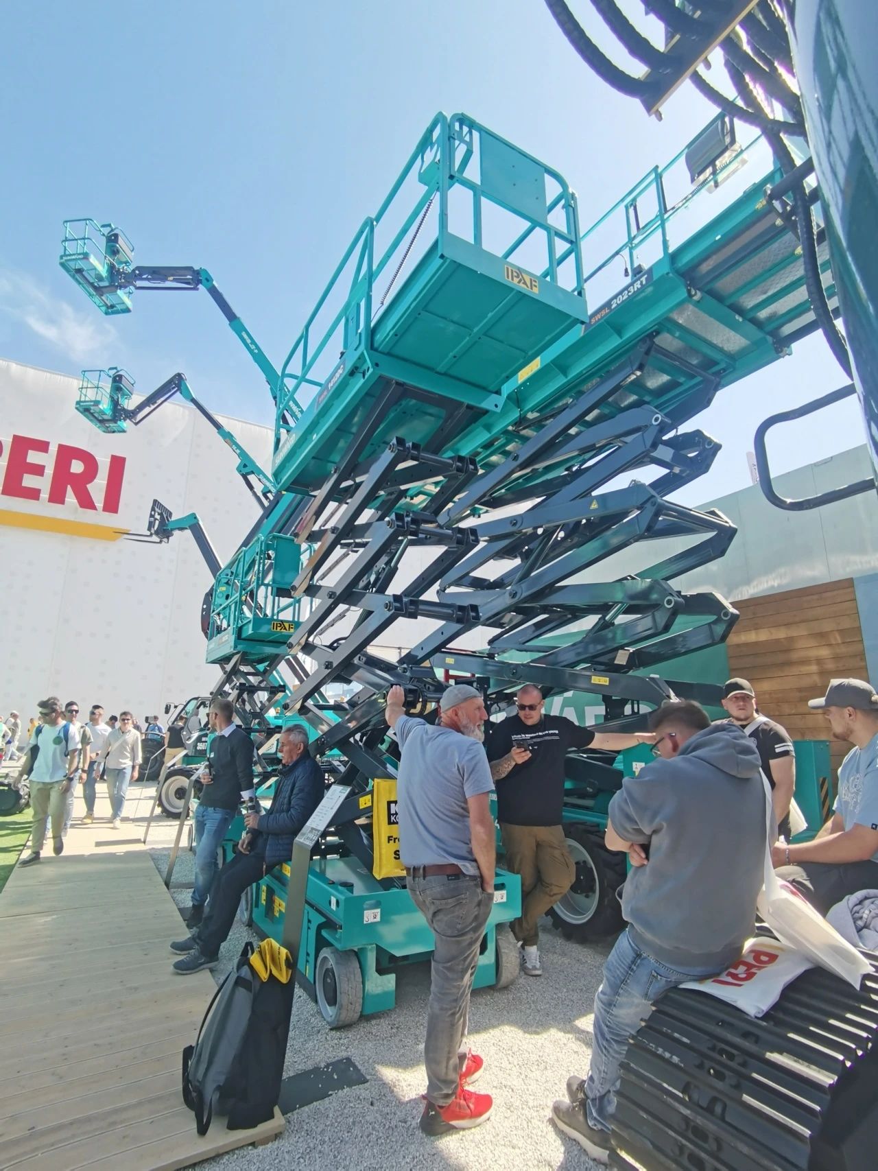 米兰体育·米兰(中国)智能高空机械闪耀Bauma 2025! 新能源技术与创新产品获全球瞩目