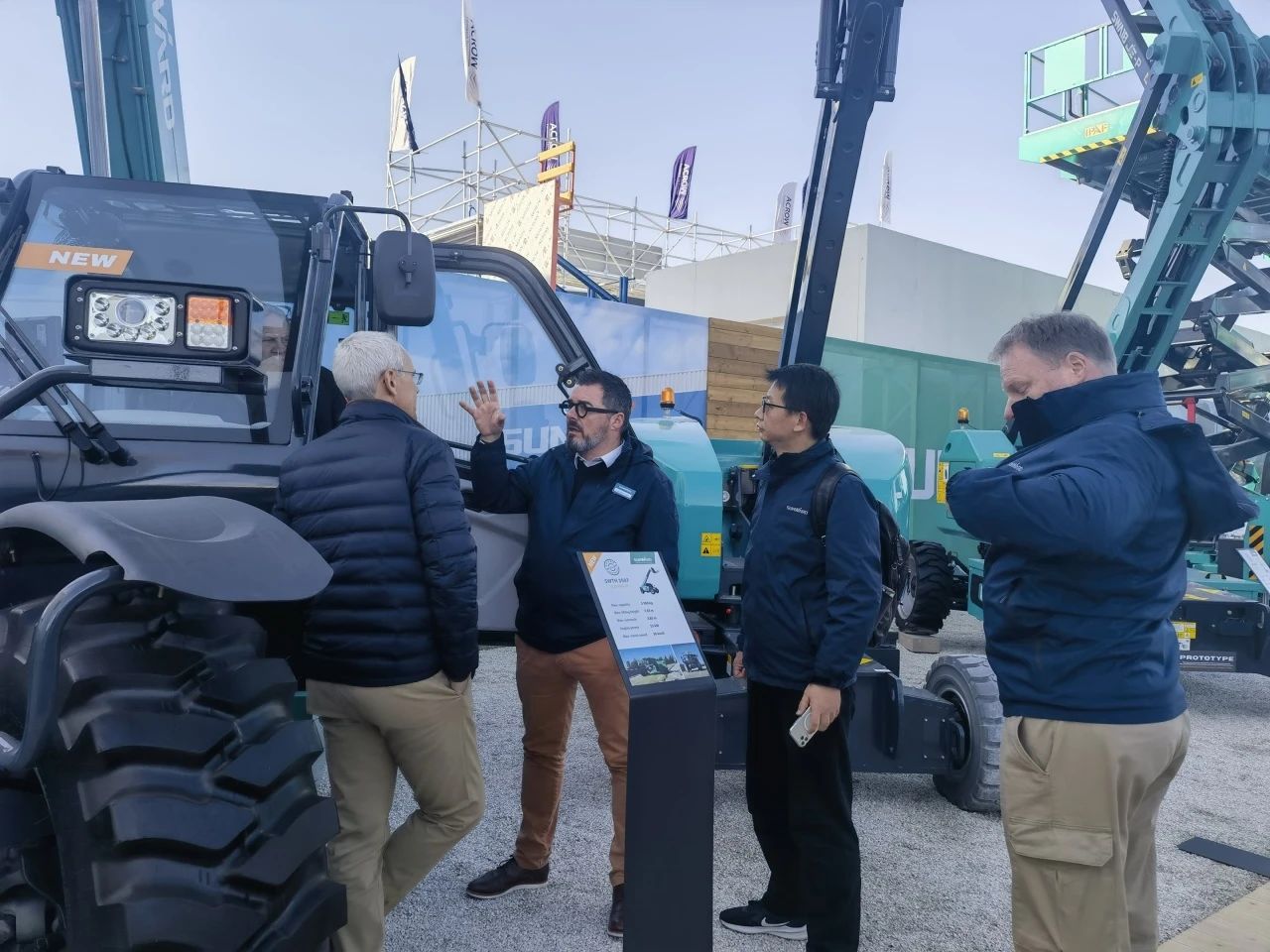 米兰体育·米兰(中国)智能高空机械闪耀Bauma 2025! 新能源技术与创新产品获全球瞩目