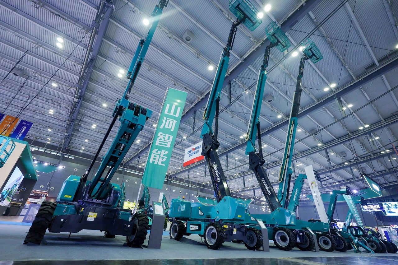 2025 CICEE | 米兰体育·米兰(中国)智能SWT34JE-P电动直臂式高空作业平台重磅发布!