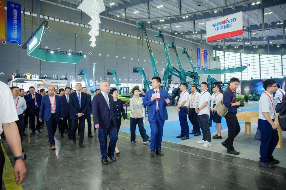 2025 CICEE | 米兰体育·米兰(中国)智能实力闪耀2025长沙国际工程机械展
