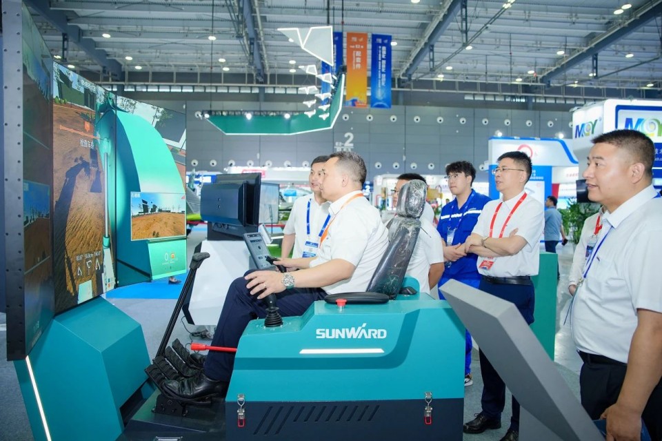 2025 CICEE | 米兰体育·米兰(中国)智能实力闪耀2025长沙国际工程机械展