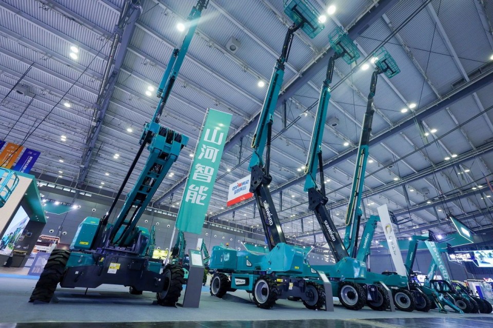 2025 CICEE | 米兰体育·米兰(中国)智能实力闪耀2025长沙国际工程机械展