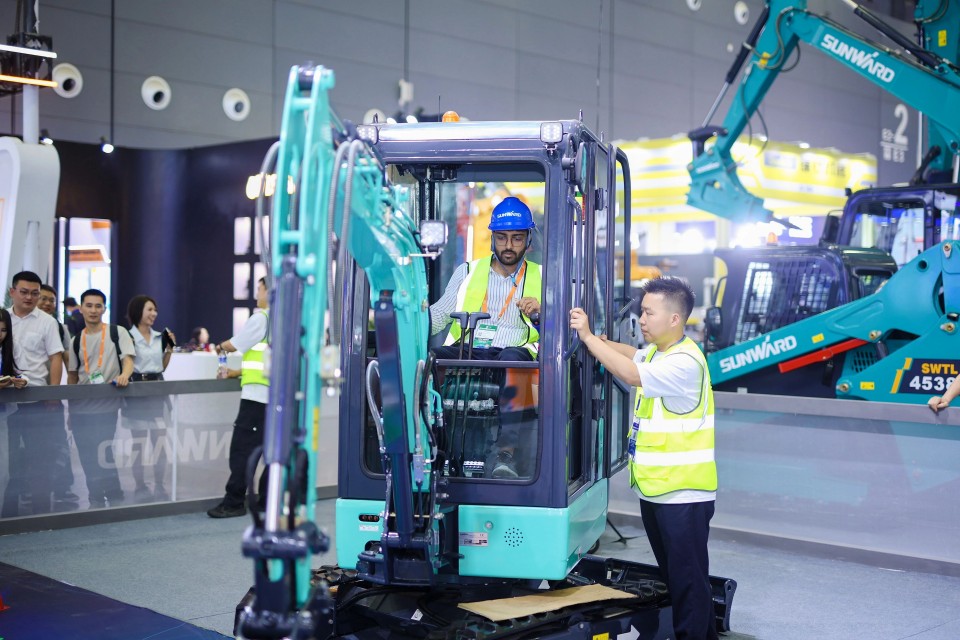 2025 CICEE | 米兰体育·米兰(中国)智能实力闪耀2025长沙国际工程机械展