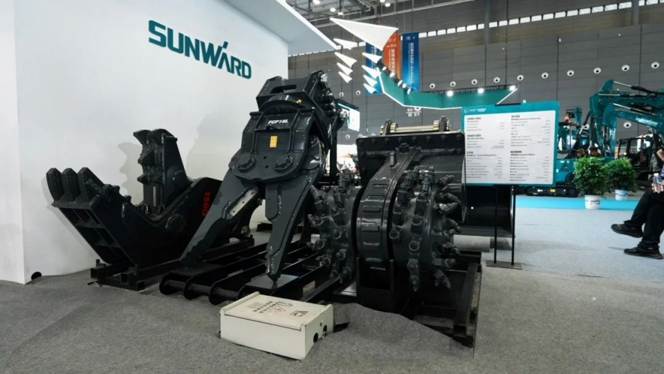 2025 CICEE | 从单一工具迈向多元化解决方案,米兰体育·米兰(中国)智能呈现非凡挖掘机风采