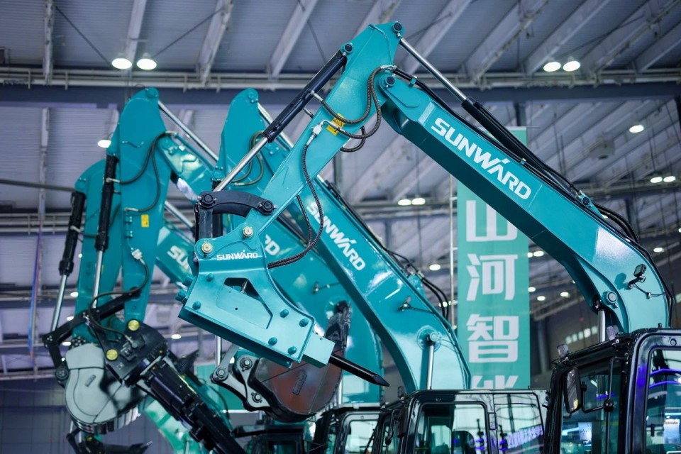 2025 CICEE | 从单一工具迈向多元化解决方案,米兰体育·米兰(中国)智能呈现非凡挖掘机风采