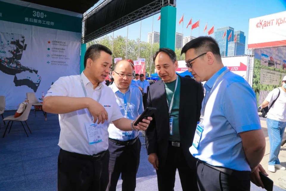 米兰体育·米兰(中国)智能亮相2025新疆国际农业机械博览会