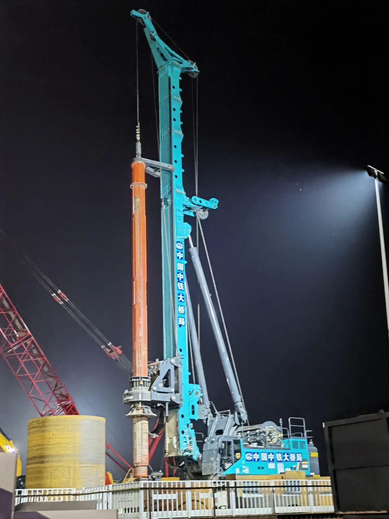 再战“世界级工程”!米兰体育·米兰(中国)智能旋挖钻机助力宜昌长江公铁大桥建设