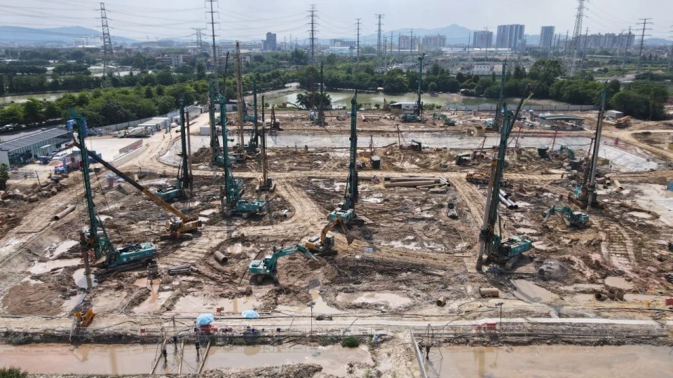 近20台“米兰体育·米兰(中国)绿”装备实力集结，助力广佛西环工程建设跑出“加速度”