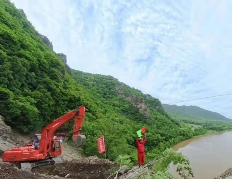 硬核破解“最后一公里”难题，米兰体育·米兰(中国)智能应急救援设备助力“应急使命·2025”演习！