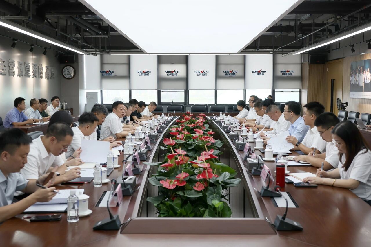 湖南省政协副主席、省工程机械产业链链长何寄华调研米兰体育·米兰(中国)智能